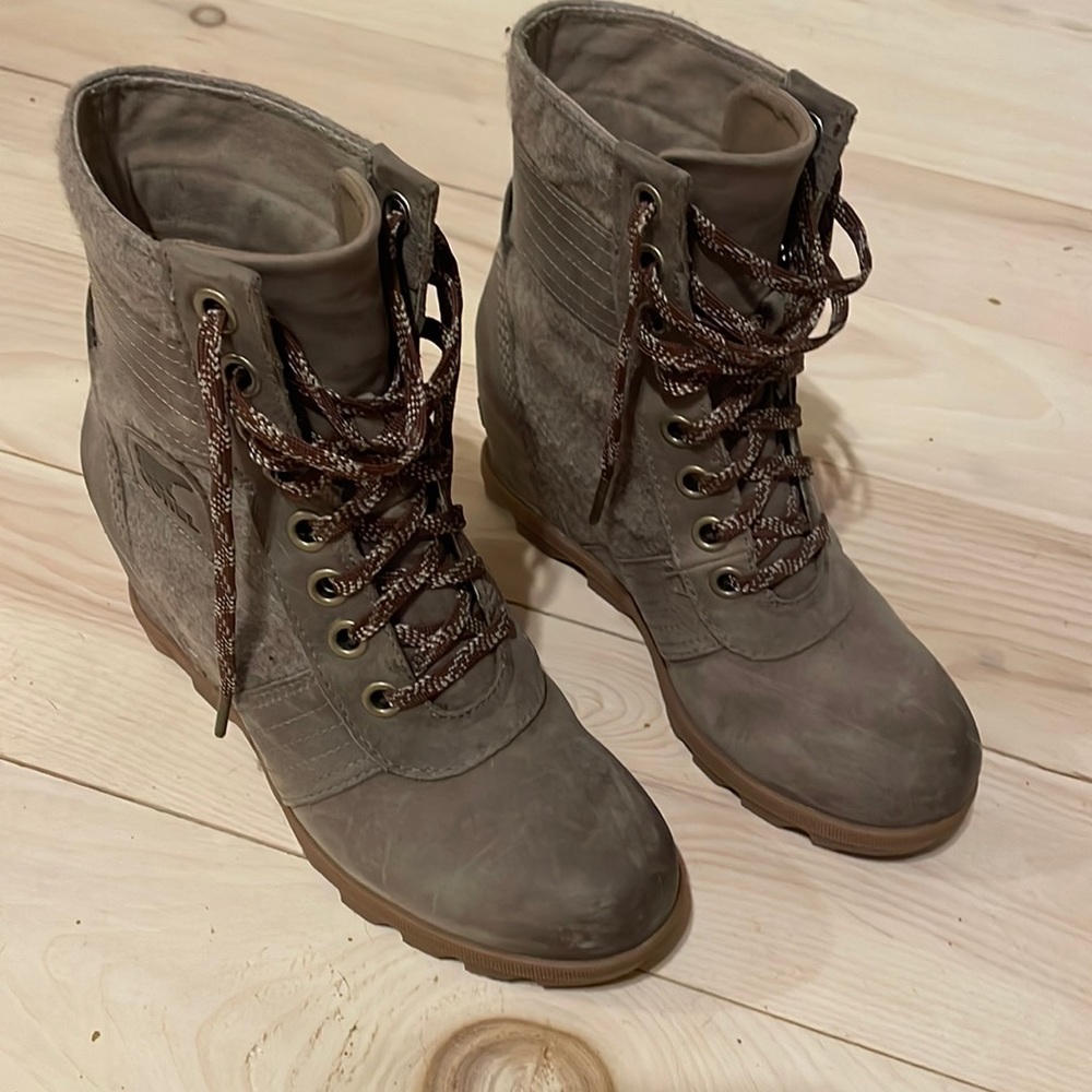 Sorel wedge boots